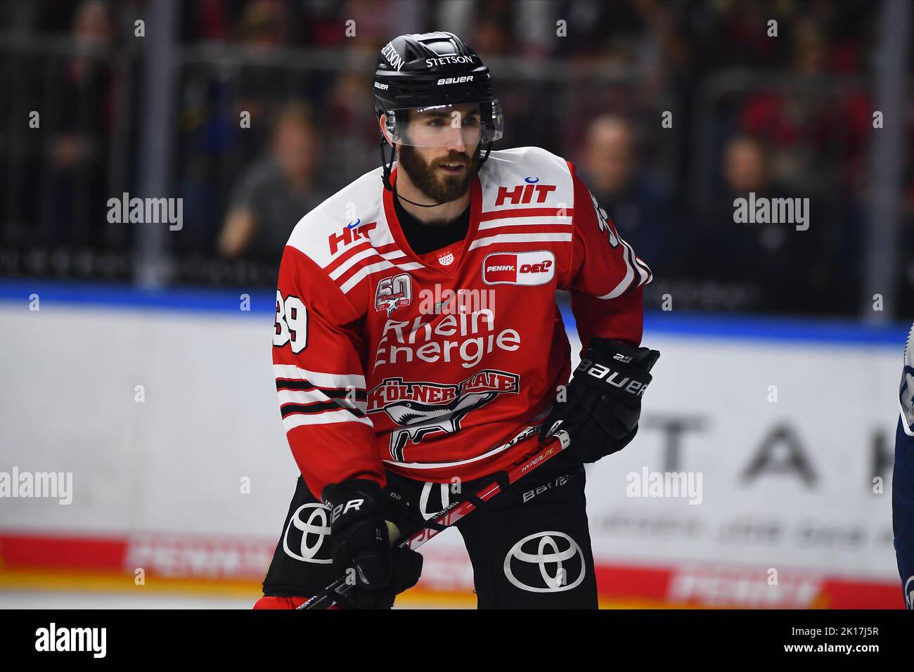 COLOGNE, GERMANY SEPTEMBER 15, 2022 LANDON FERRARO. Hockey match DEL