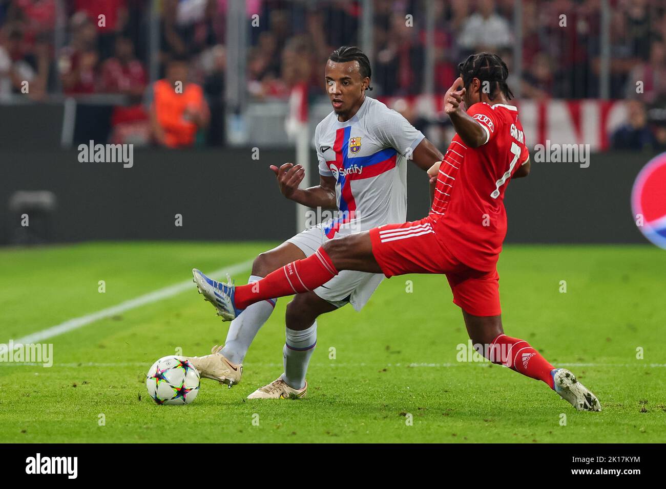 MUNCHEN, GERMANY - SEPTEMBER 13: Jules Kounde of FC Barcelona during the Group C - UEFA Champions League match between FC Bayern Munchen and FC Barcelona at the Allianz Arena on September 13, 2022 in Munchen, Germany (Photo by DAX Images/Orange Pictures) Stock Photo