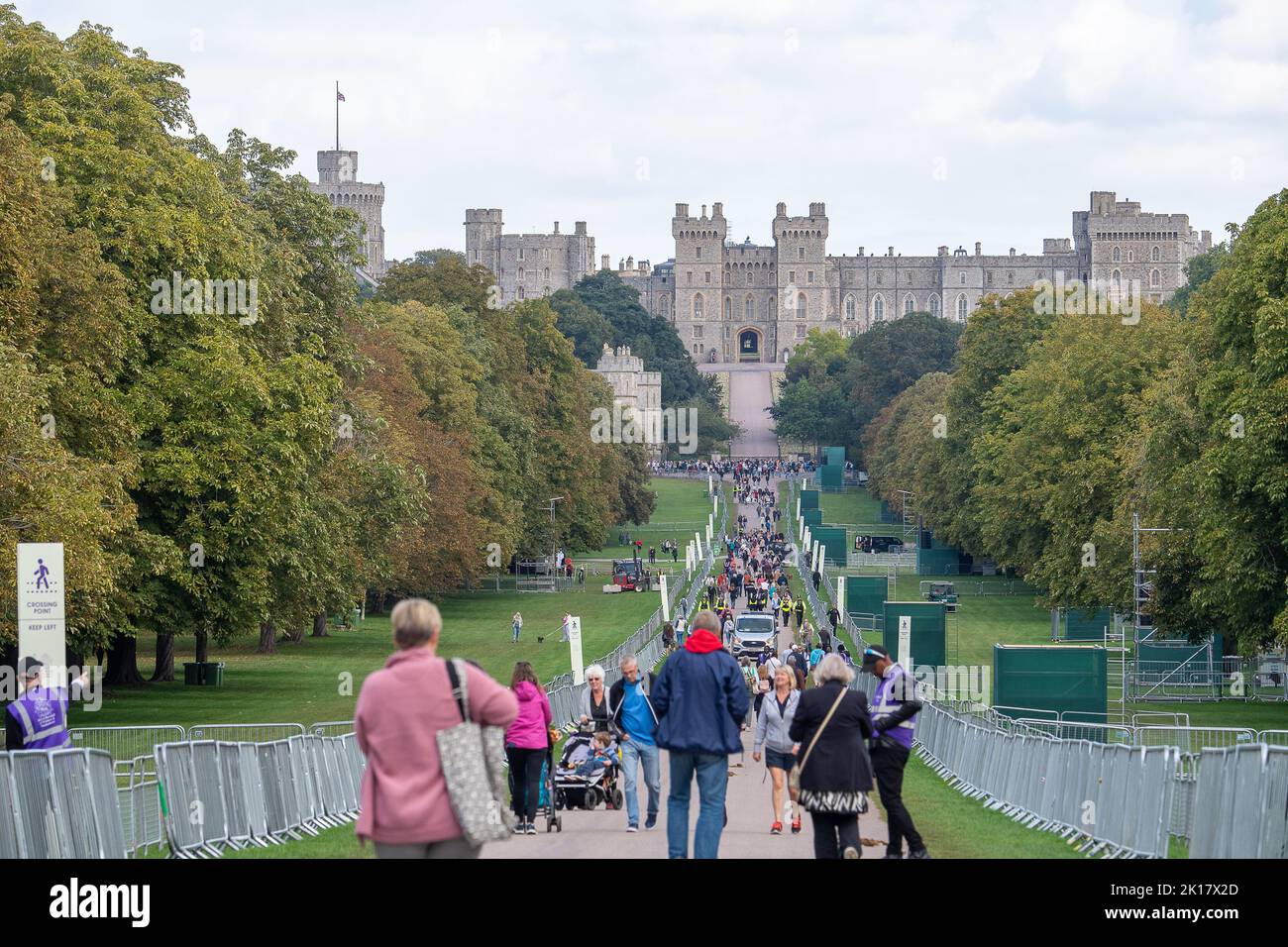 Windsor, Berkshire, UK. 16th September, 2022. Huge numbers of mourners
