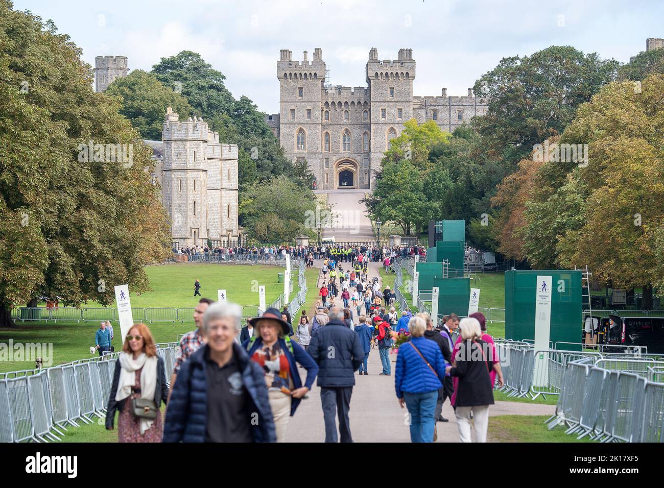 Windsor, Berkshire, UK. 16th September, 2022. Huge numbers of mourners