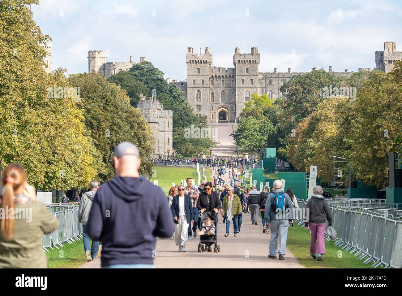 Windsor, Berkshire, UK. 16th September, 2022. Huge numbers of mourners