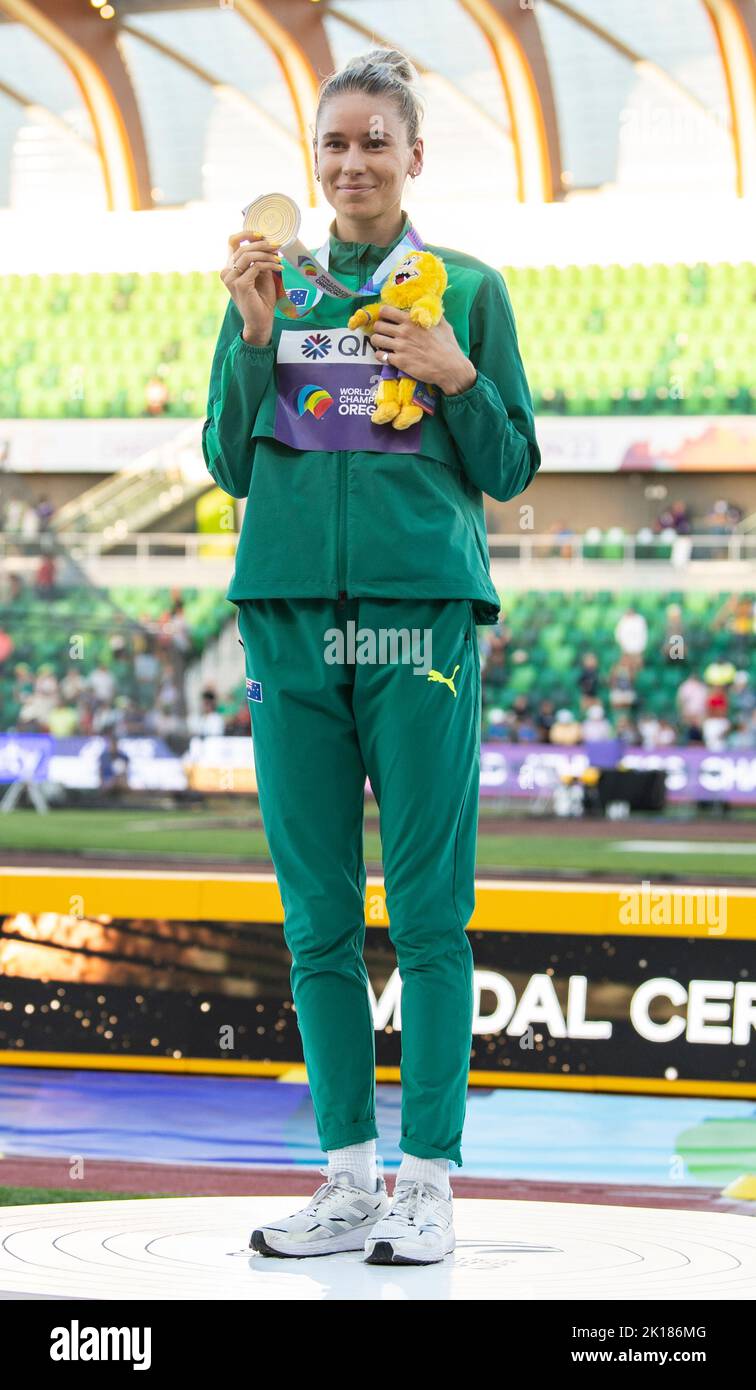 Eleanor Patterson of Australia gold medal presentation for the women’s