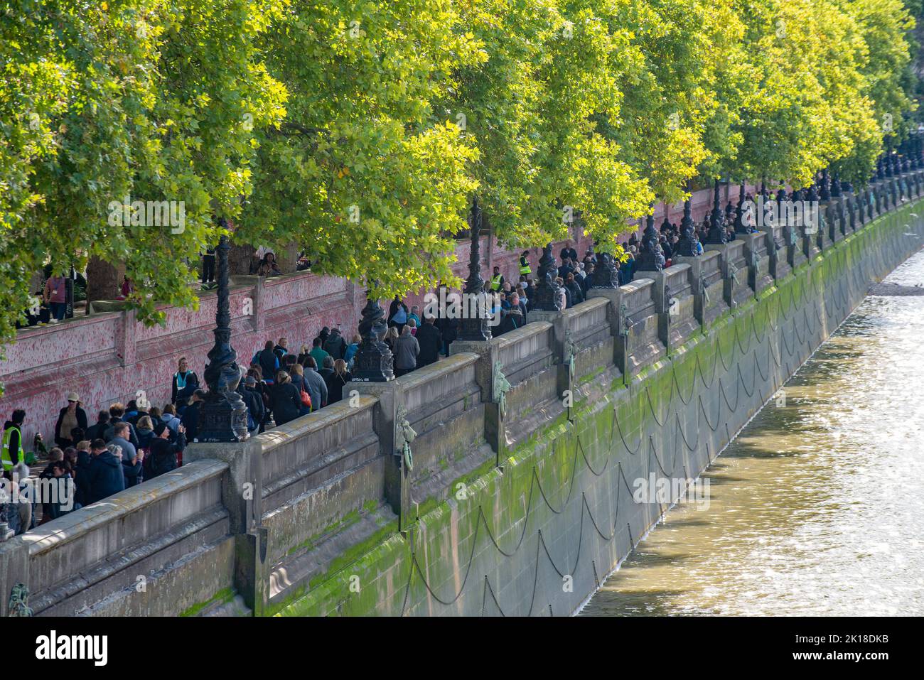 London, UK. 16th Sep, 2022. Mourners queueing at the side of the River Thames close to the end of the line before crossing Lambeth Bridge to Westminster Hall. Credit: John Eveson/Alamy Live News Stock Photo