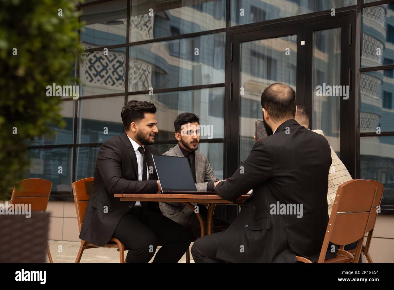 Arab female business suit hi-res stock photography and images - Alamy