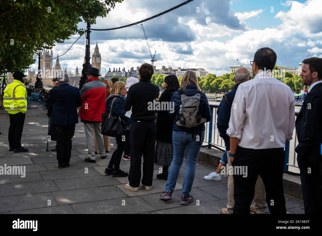Queue to see Queen Elizabeth 11 lyinginstate in Westminster Hall