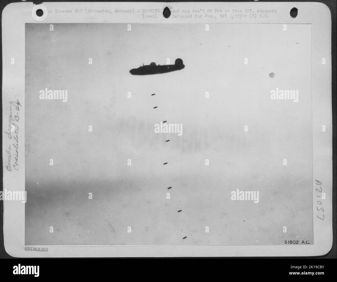 "Bombs Away" over BrunswickU.S. 8th AAF heavy bombers, flying deep