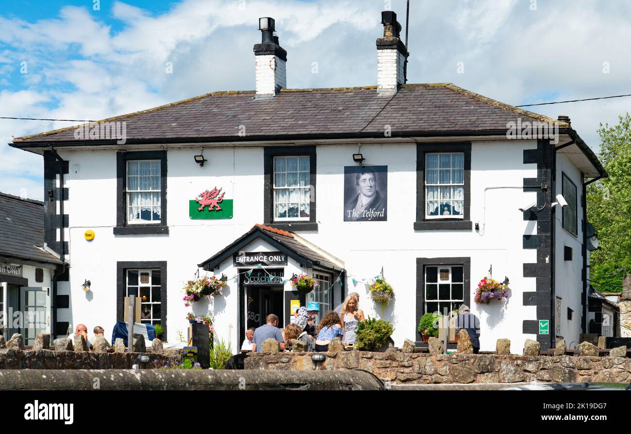 The Telford Pub, Trevor near Wrexham, North Wales. Alongside The Trevor Basin and Poncysyllte Aqueduct on the Llangollen Canal. Stock Photo