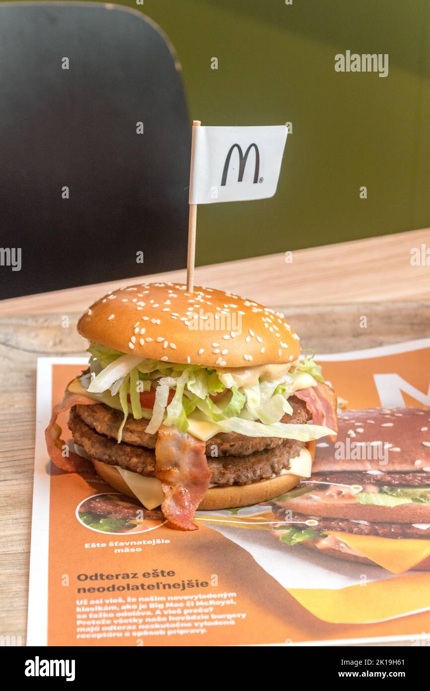 Mcdonalds big tasty bacon hi-res stock photography and images - Alamy