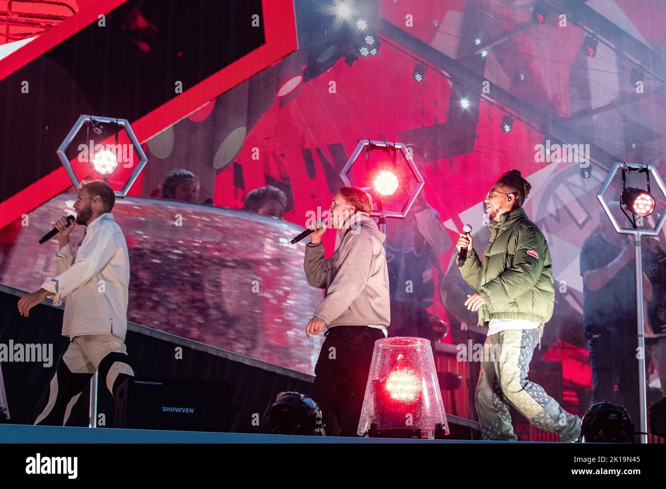 Livestreamconcert hires stock photography and images Alamy