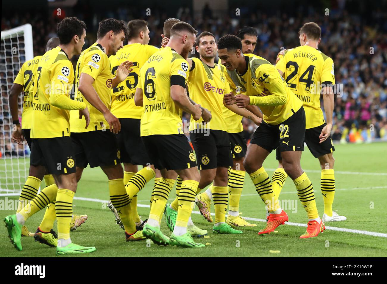 Bellingham guia estreia vitoriosa do Dortmund sobre o Besiktas na Champions