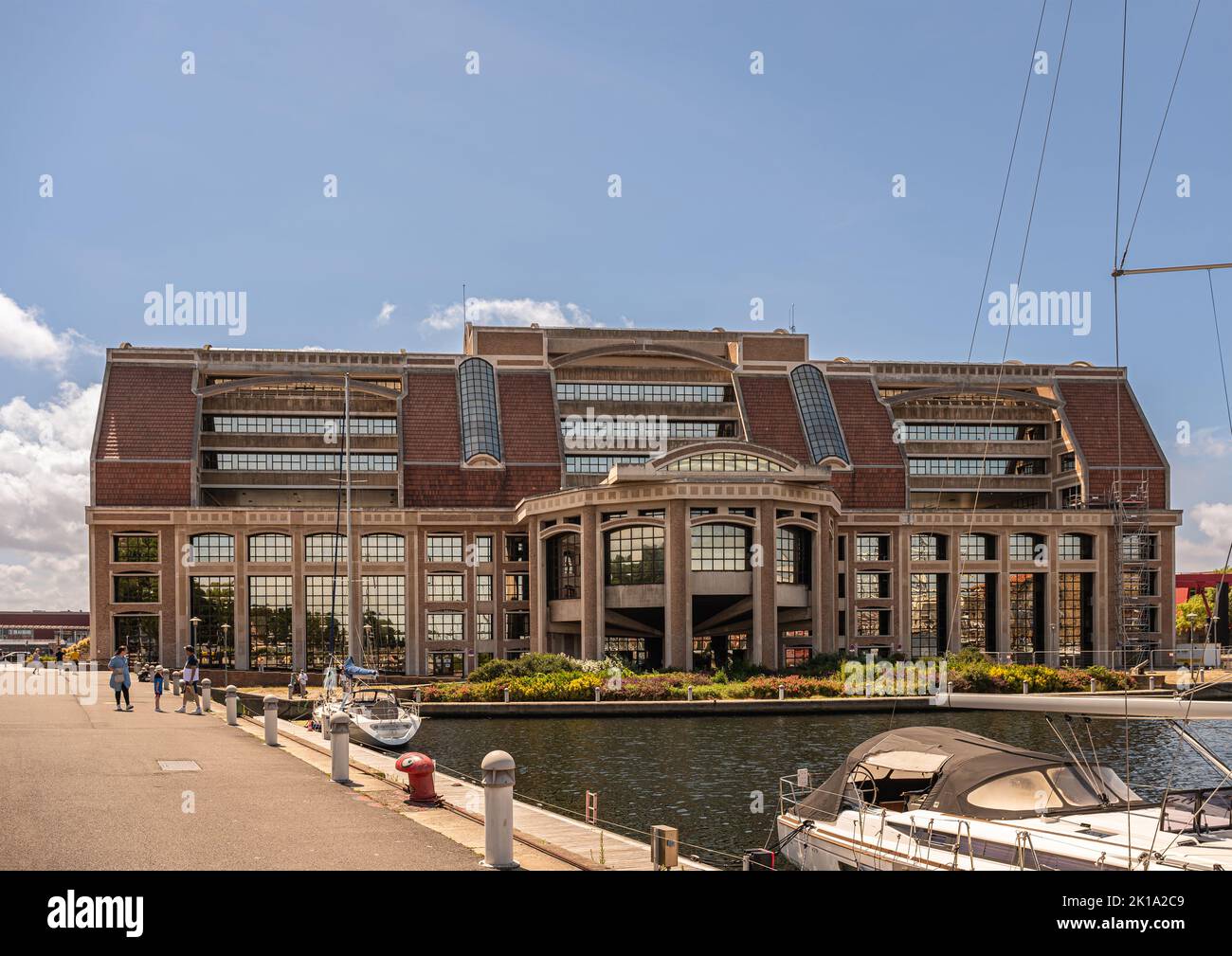 Europe, France, Dunkerque - July 9, 2022: North facade o Communauté Urbaine de Dunkerque building as administrative and technical center of the town a Stock Photo