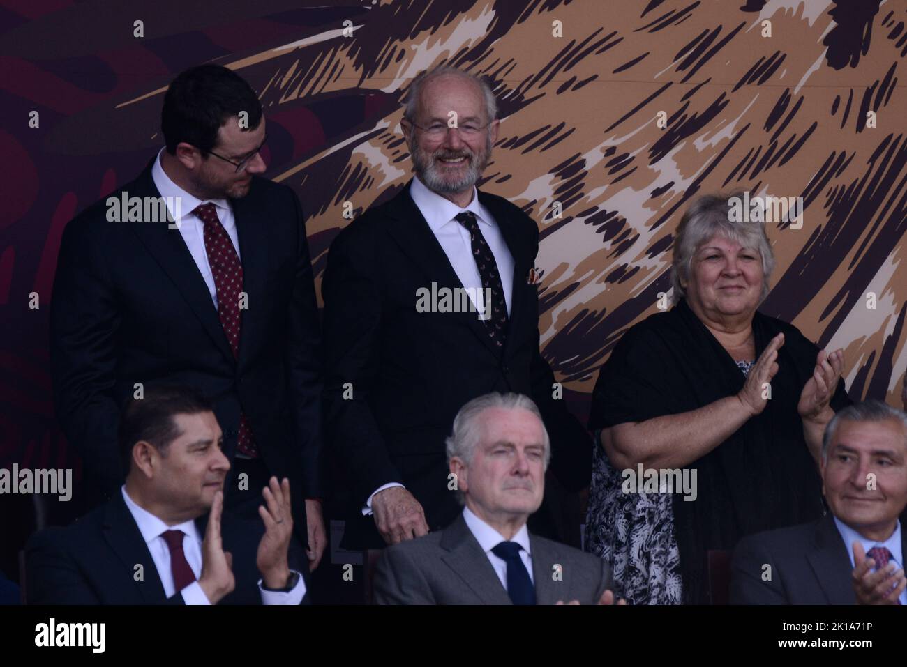 Mexico City, Mexico. 16th Sep, 2022. September 16, 2022, Mexico City, Mexico: John Shipton father of Julian Assange,  Gabriel Shipton brother of Julian Assange  and Aleida Guevara March, daughter of Ernesto 'Che' Guevara during the ceremony of the civic-military parade as part of the commemoration of the 212th Anniversary of the beginning of Mexico's Independence in the downtown. on September 16, 2022 in Mexico City, Mexico. (Photo by Carlos Tischler/ Eyepix Group) Credit: Eyepix Group/Alamy Live News Stock Photo