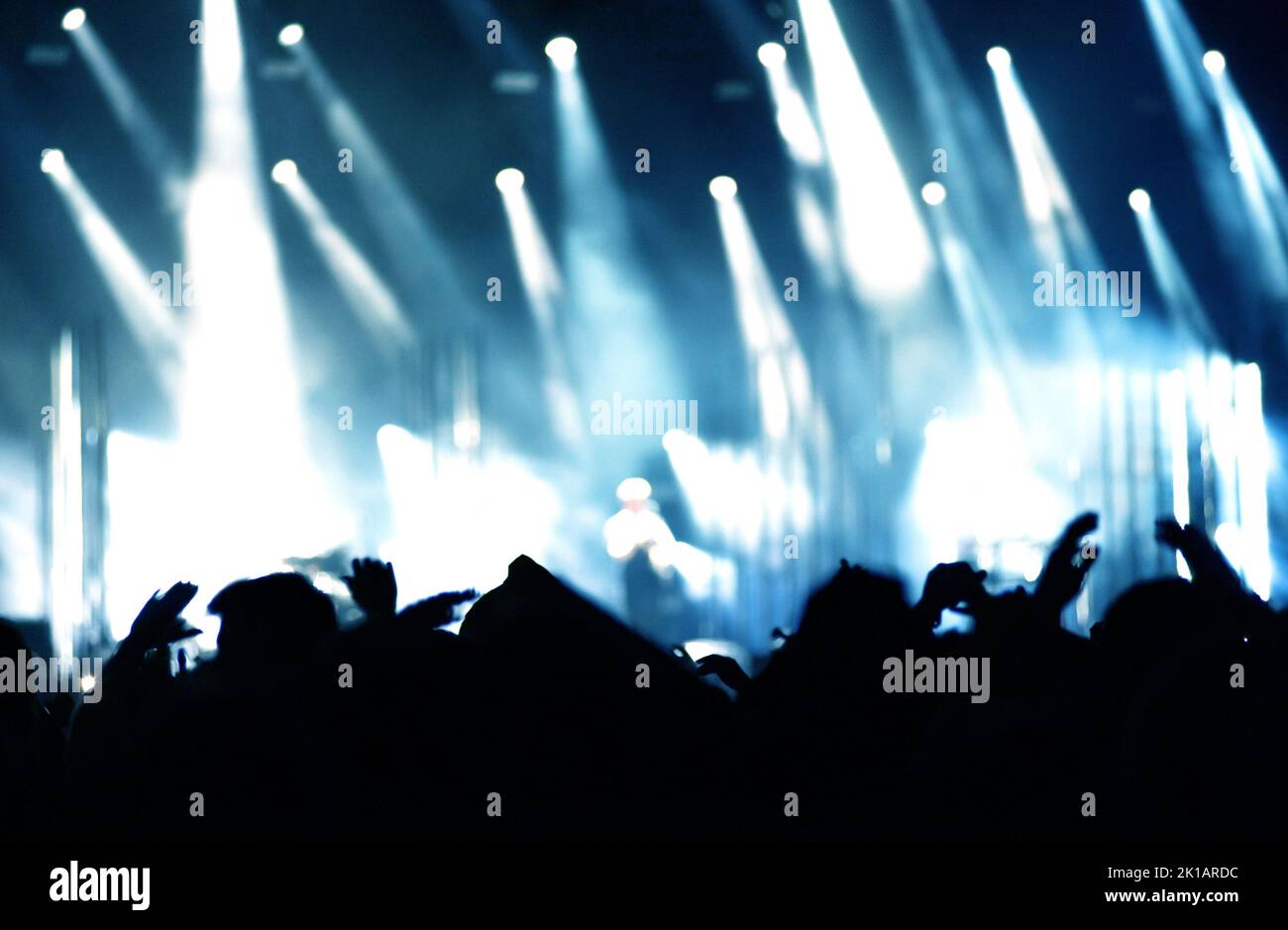 Band on stage rear view hi-res stock photography and images - Alamy