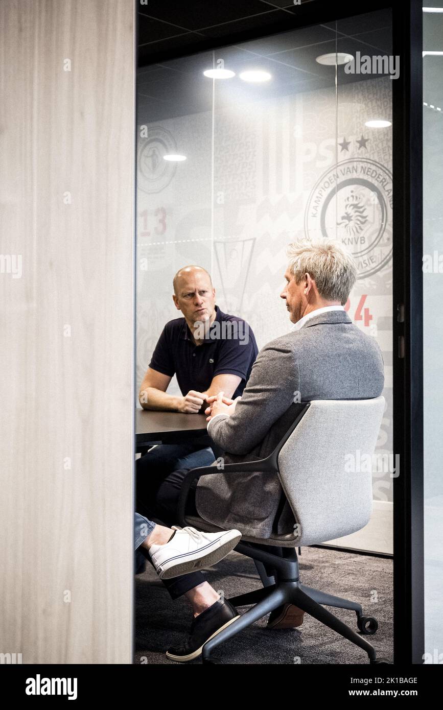 Football manager chair hires stock photography and images Alamy