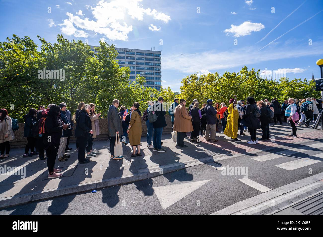 Respect The Queue London UK. 17 September 2022. Mourners stand in the queue on ...