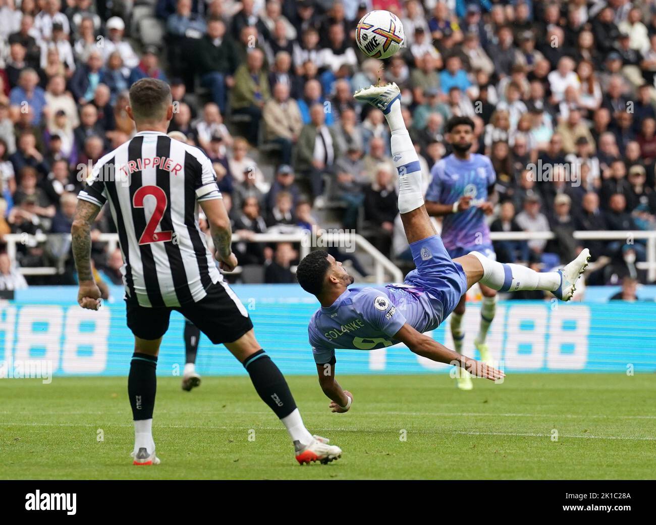 Bournemouth's Dominic Solanke tries an overhead kick during the Premier League match at St James' Park, Newcastle. Picture date: Saturday September 17, 2022. Stock Photo