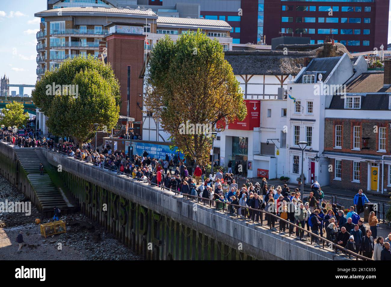 London, UK. 17th Sep 2022. Members of the public queuing at Bankside to attend the Lying-in-state of Queen Elizabeth II. Credit: Stuart Robertson/Alamy Live News. Stock Photo