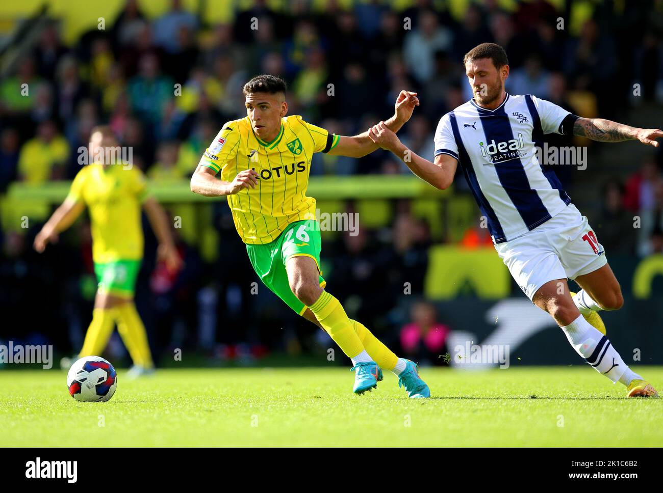 Norwich City's Marcelino Nunez (left) and West Bromwich Albion's John Swift battle for the ball during the Sky Bet Championship match at Carrow Road, Norwich. Picture date: Saturday September 17, 2022. Stock Photo