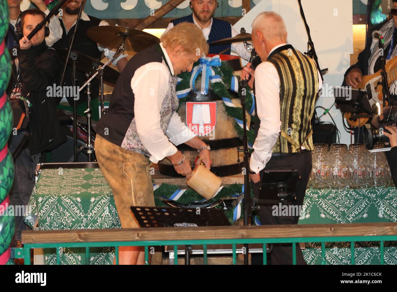 Munich, Germany. 17th Sep, 2022. MUNICH, Germany. , . TV-Moderator and Entertainer Thomas GOTTSCHALK opened the Oktoberfest in the Marstall beer hall - ' O'zapft is! at 12 o'clock ' here with the festival host - Festwirt Siegfried ABELE, Credit: SPP Sport Press Photo. /Alamy Live News Credit: SPP Sport Press Photo. /Alamy Live News Stock Photo