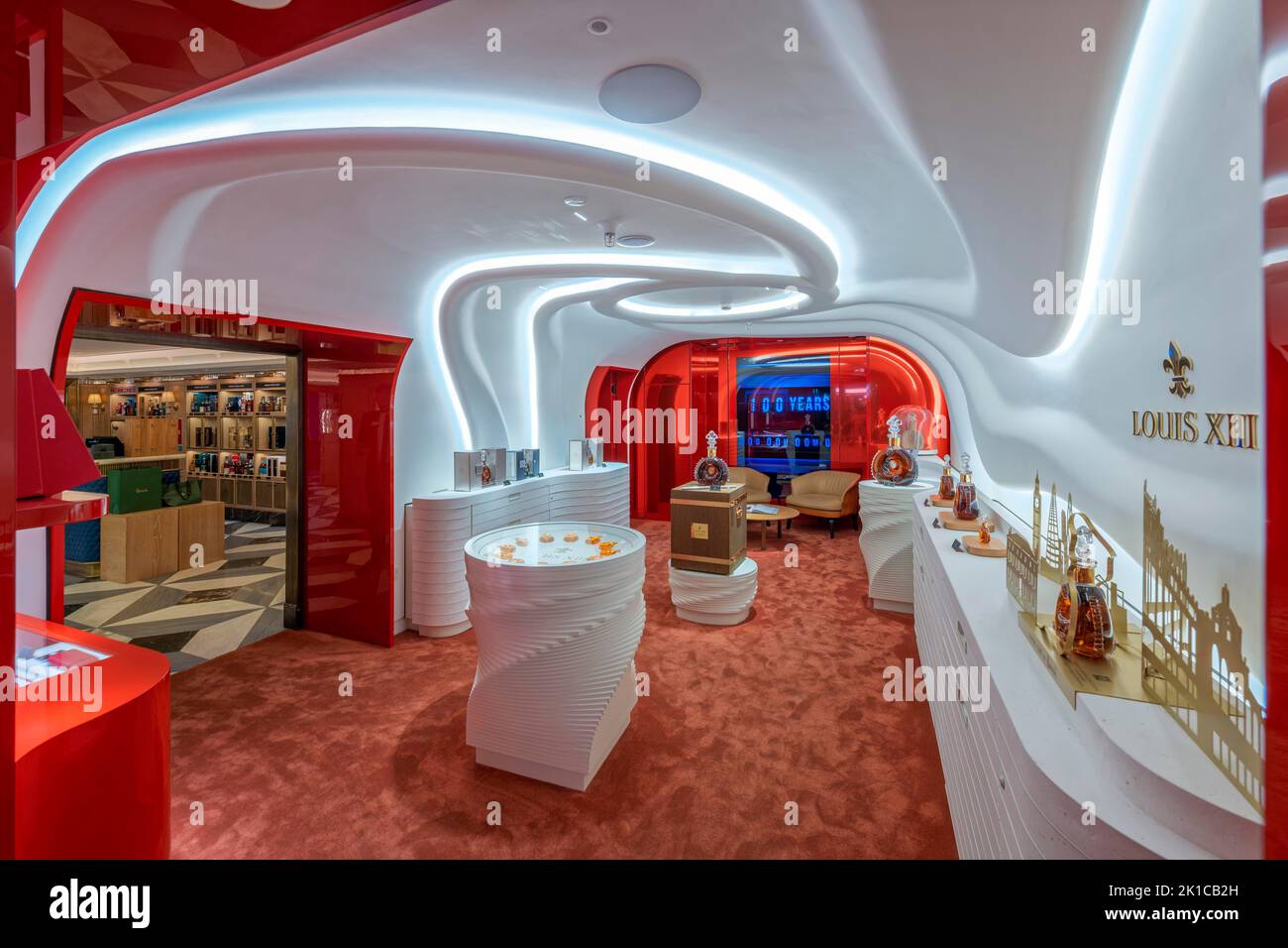 Expensive shop interior hi-res stock photography and images - Alamy