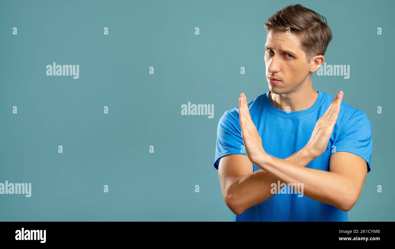 Человек отказывается. Недовольная девушка. Отрицание картинки. Refusal. Отказ картинки фото.