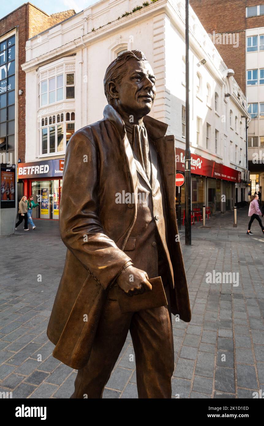 Brian Epstein statue by Andy Edwards in Liverpool City Centre Stock Photo