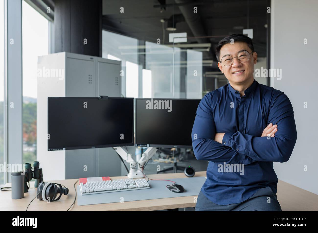 Asian male computer programmer hi-res stock photography and images - Alamy