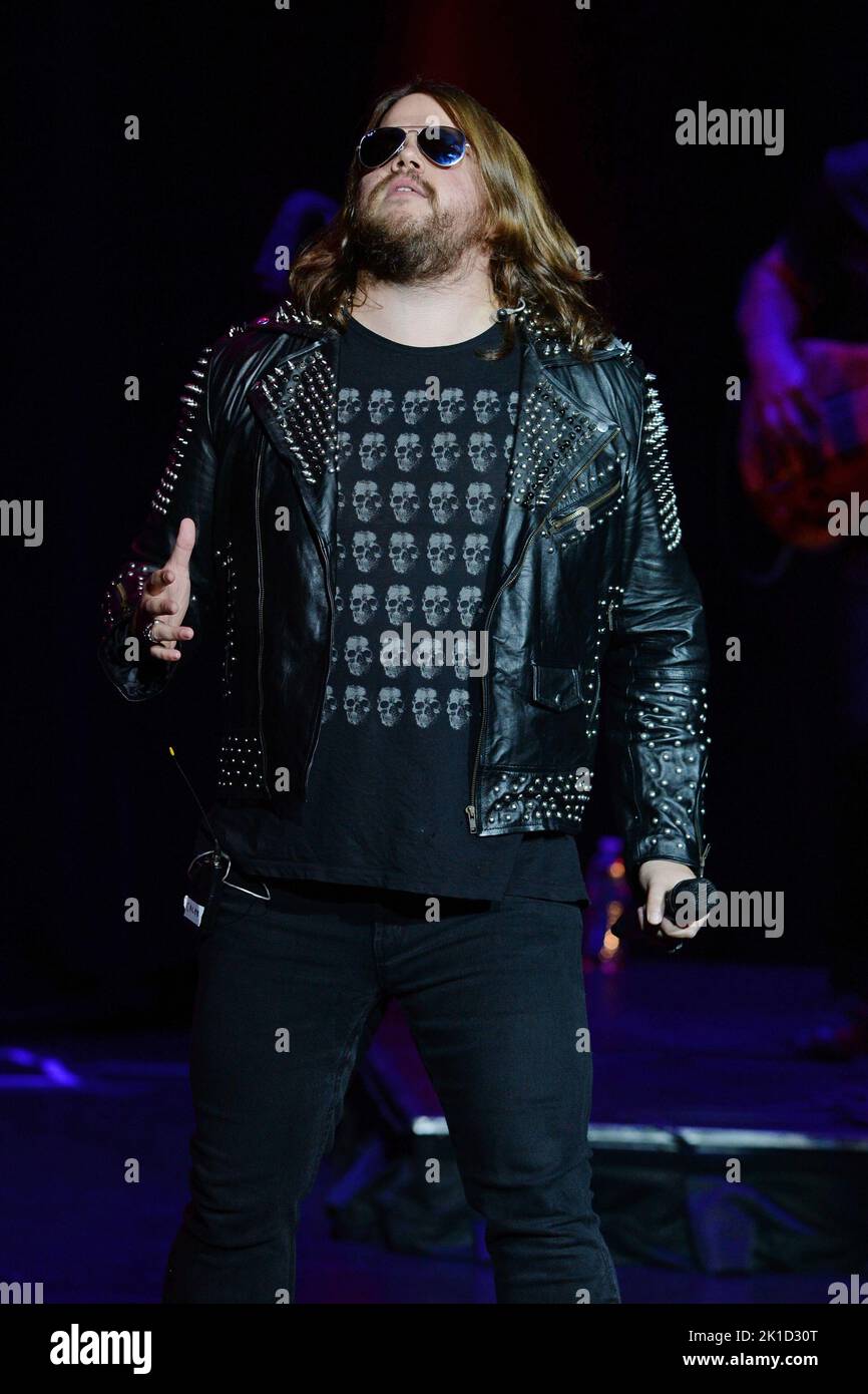 Meat loaf performing in concert hires stock photography and images Alamy