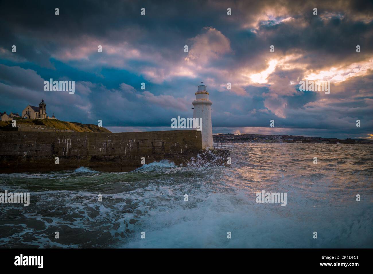 Macduff lighthouse hi-res stock photography and images - Alamy