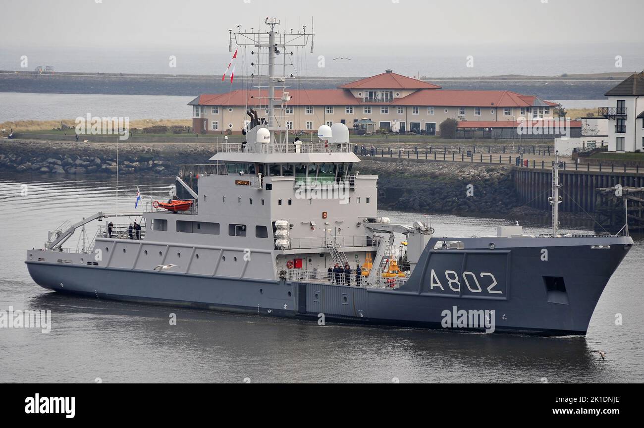 AJAXNETPHOTO. 24TH MARCH, 2022. TYNESIDE, NEWCASTLE, ENGLAND. - DUTCH NAVY SURVEY SHIP - HNLMS SNELLIUS (A802) 1875 TONS ENTERING THE RIVER TYNE. HYDROGRAPHIC SURVEY SHIP BULIT BY DAMEN SHIPYARD IN 2003 ON ROMANIAN HULL FITTED WITH FARSOUNDER FORWARD LOOKING SONAR (FLS) ENABLING 3D ONBOARD CAPTURE OF SEABED DATA. PHOTO:TONY HOLLAND/AJAX REF:DTH222403 9531 Stock Photo