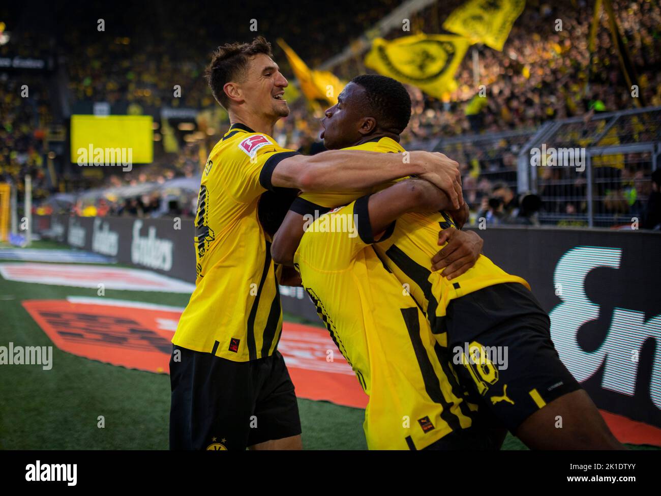 Torjubel: Thomas Meunier (BVB), Karim Adeyemi (BVB) Youssoufa Moukoko (BVB) Borussia Dortmund - FC Schalke 04 17.09.2022, Fussball; Saison 2022/23  Fo Stock Photo