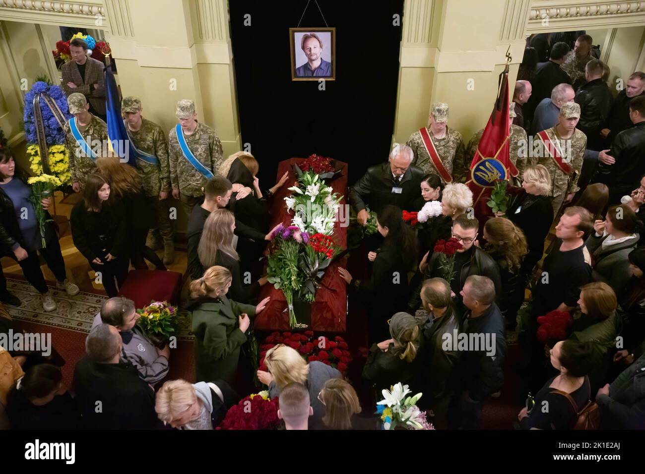 Kyiv, Ukraine. 17th Sep, 2022. People attend a funeral ceremony for Ukrainian volunteer soldier and famous ballet dancer Oleksandr Shapoval, who was recently killed in a fight against Russian troops in Donetsk region, at The Opera House in Kyiv. Credit: SOPA Images Limited/Alamy Live News Stock Photo