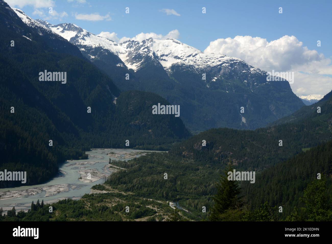 The Upper Squamish River and Valley running through the Tantalus Range of the Coast Mountains of British Columbia, Canada. Stock Photo