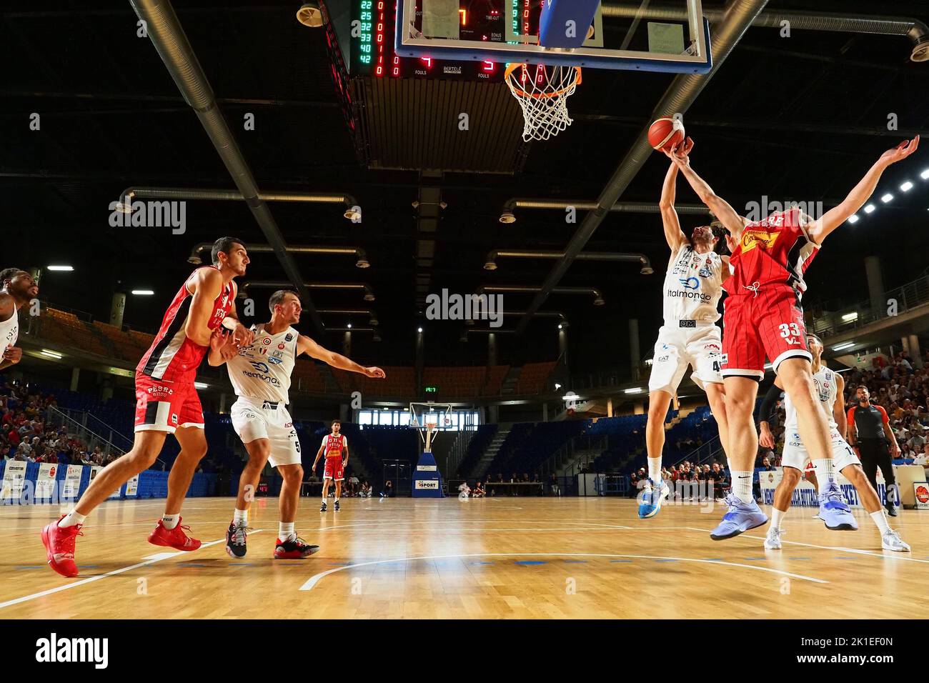 Vigevano, Italy. 17th Sep, 2022. Brandon Davies (EA7 Emporio Armani Olimpia  Milano) during EA7 Emporio Armani Milano vs Carpegna Prosciutto Pesaro,  Basketball Test Match in Vigevano, Italy, September 17 2022 Credit:  Independent