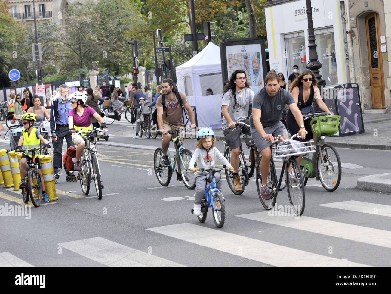 FRANCE. PARIS (75) PARISIANS ON BICYCLES DURING THE DAY WITHOUT CAR (SEPTEMBER 19th 2021) Stock Photo