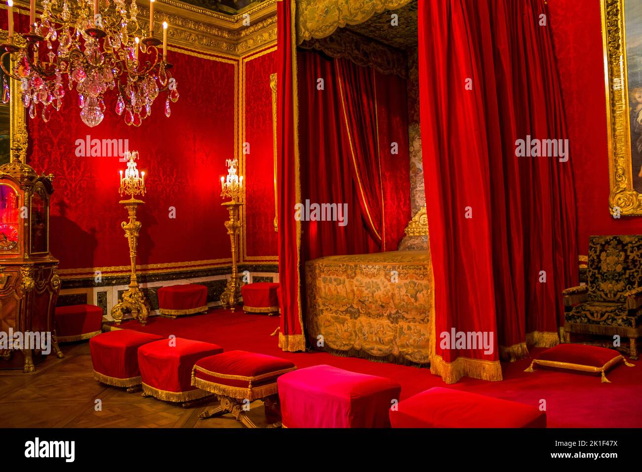 Royal Bedroom Red