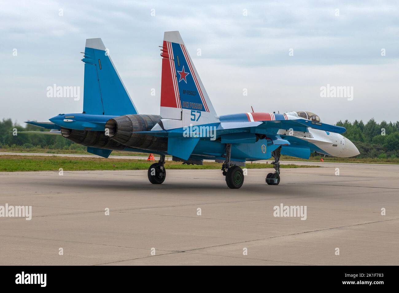 KUBINKA, RUSSIA - AUGUST 209, 2022: Russian multifunctional fighter Su-35S (RF-95907) of the Russian Knights aerobatic team is taxiing to the runway Stock Photo