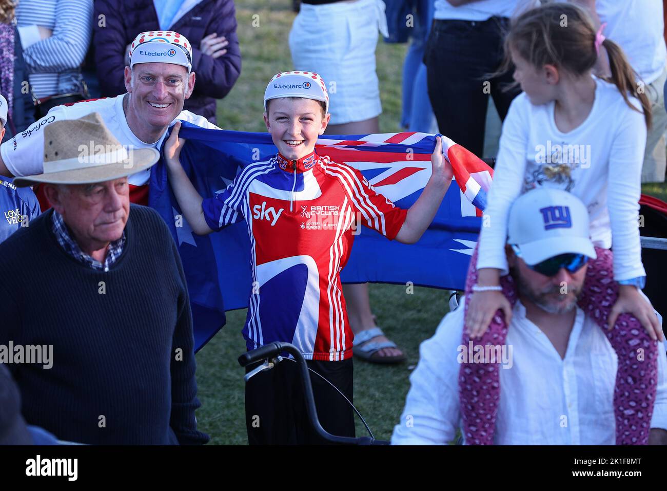 Wollongong, Illawarra, South, UK. 18th Sep, 2022. Australia: UCI World Road Cycling Championships, Men's Elite Time Trials: British supporters at the awards ceremony Credit: BSR Agency/Alamy Live News Stock Photo