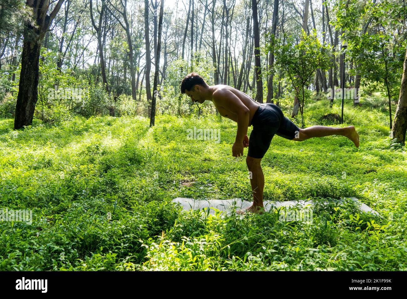 Hispanic Poses Young hispanic man poses hi-res stock photography and images - Alamy