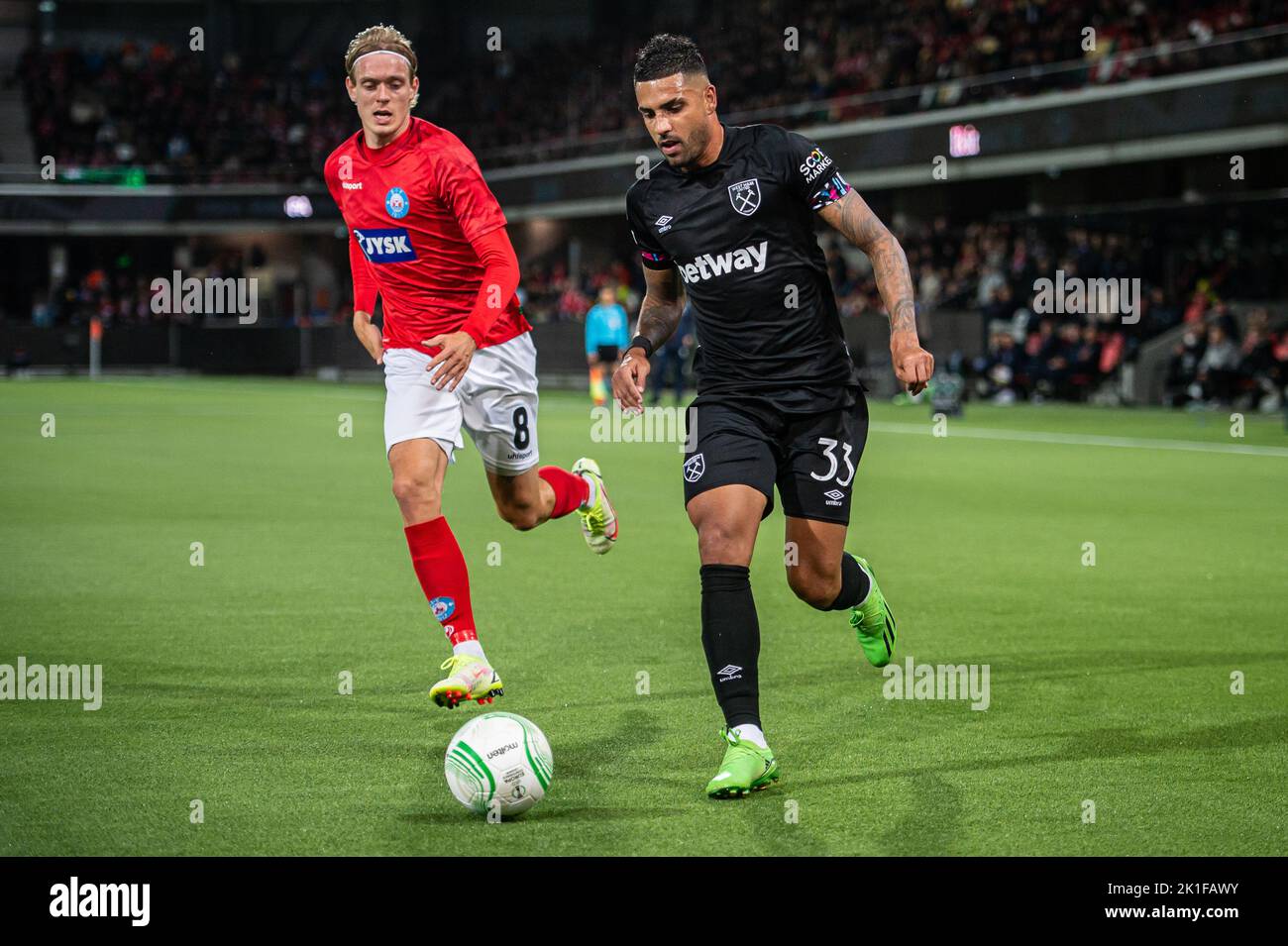 Silkeborg, Denmark. 15th, September 2022. Emerson (33) of West Ham seen during the UEFA Europa Conference League match between Silkeborg IF and West Ham at JYSK Park in Silkeborg. (Photo credit: Gonzales Photo - Morten Kjaer). Stock Photo