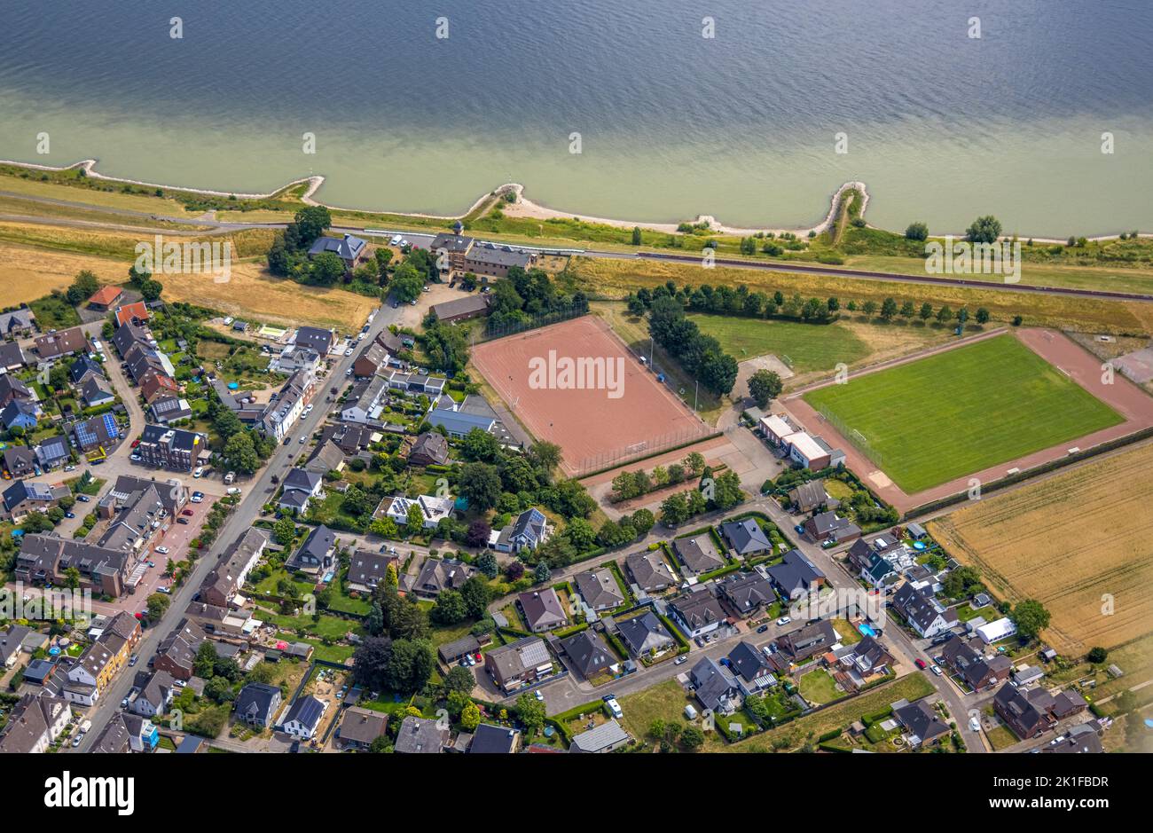 Aerial view, housing estate Rheinallee, hotelrestaurant Wacht am Rhein