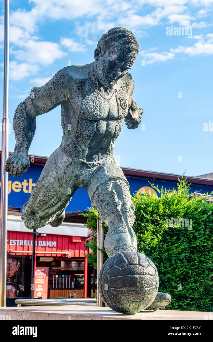Sculpture or statue of Ladislau Kubala Stecz outside the Camp Nou Stock