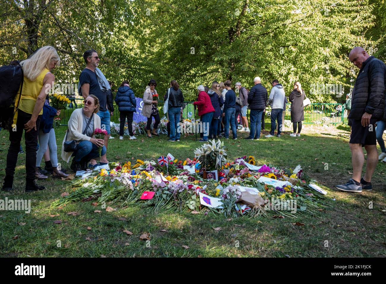 green-park-westminster-london-uk-18th-sep-2022-on-the-day-before