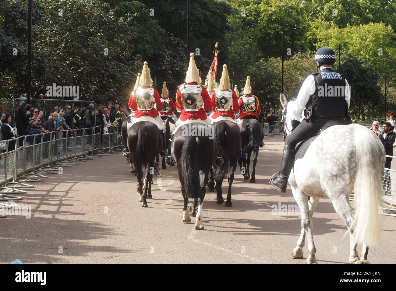 London, UK. 18th Sep, 2022. Stewards, media and police fine tune final preparations for Wellington Arch funeral stage. Credit: Brian Minkoff /Alamy Live News Stock Photo