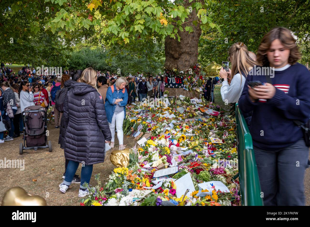 green-park-westminster-london-uk-18th-sep-2022-on-the-day-before