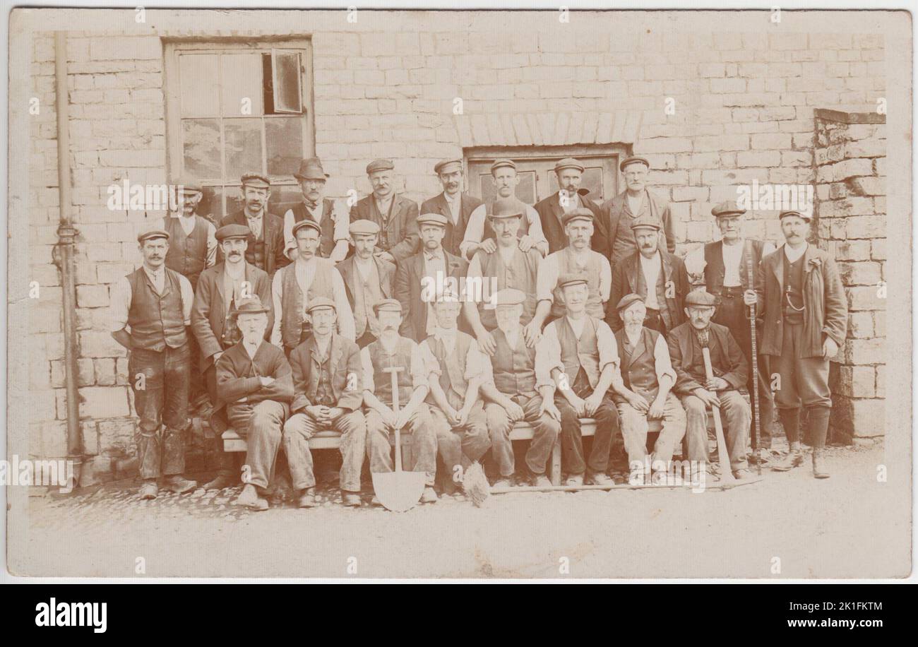 History of clothes hi-res stock photography and images - Alamy History of clothes hi-res stock photography and images - Alamy