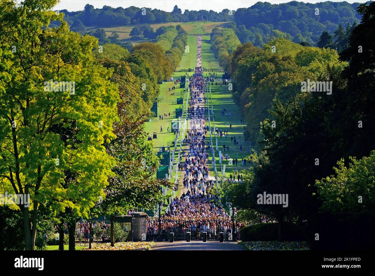 Members of the public pay their respects on the Long Walk on Cambridge Drive within Windsor Castle, Berkshire, following the death of Queen Elizabeth II. Picture date: Sunday September 18, 2022. Stock Photo