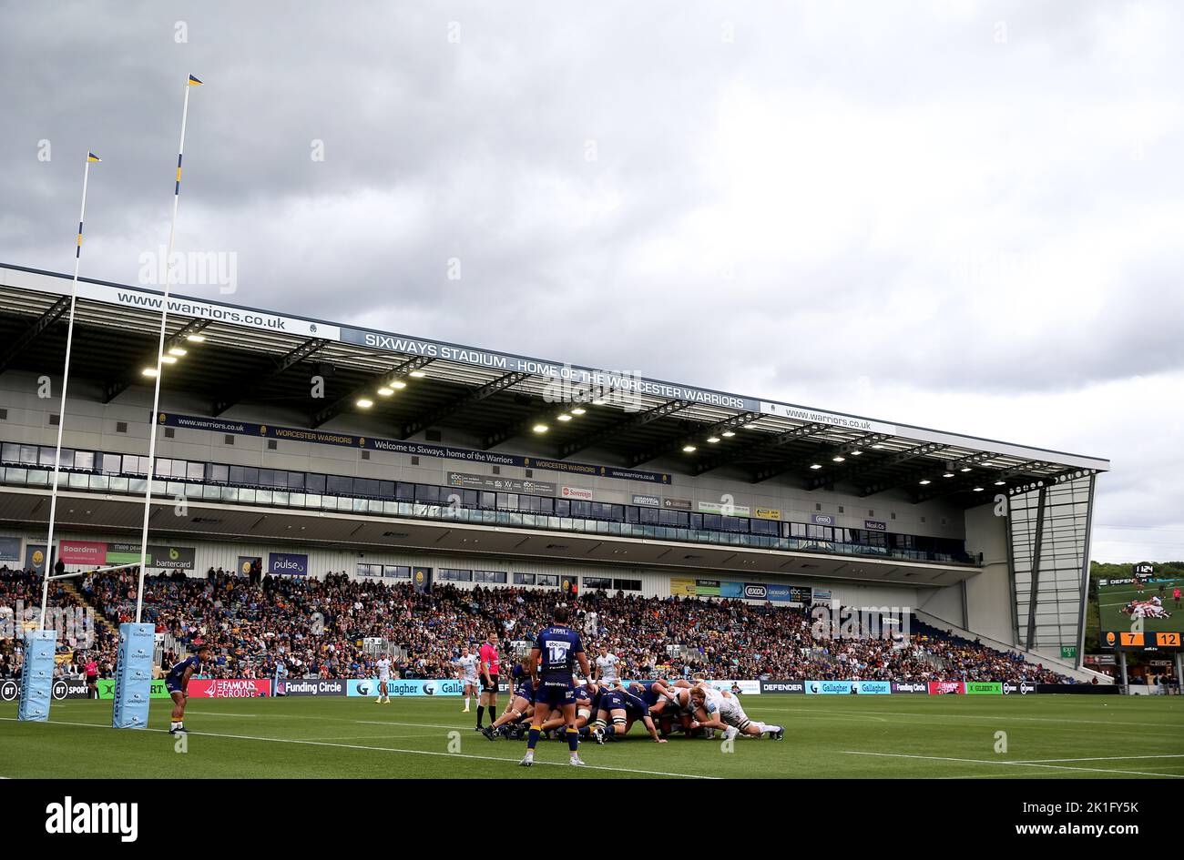 Players perform a scrum during the Gallagher Premiership match at Sixways Stadium, Worcester. Picture date: Sunday September 18, 2022. Stock Photo