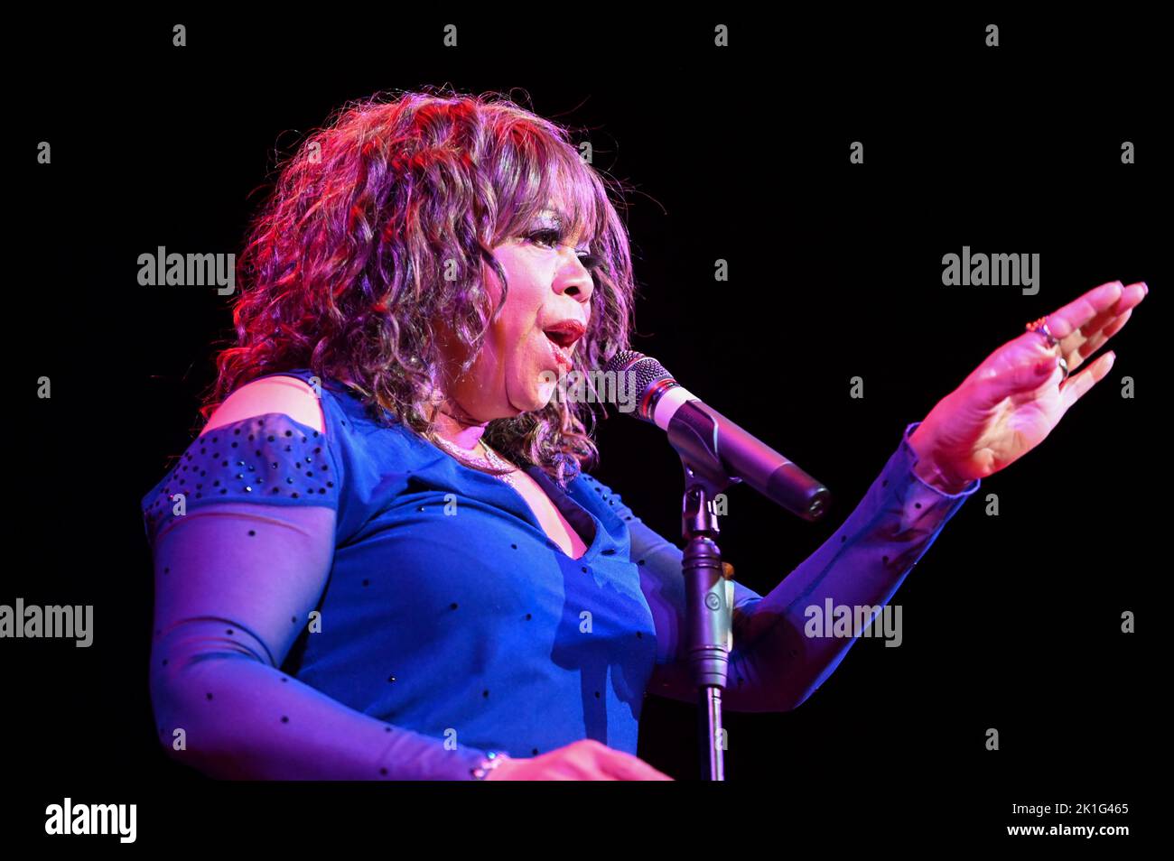 Deniece Williams Performing on The Giants Of Soul Tour at Sheffield City Hall , Sheffield , Uk , 14.09.2022 Stock Photo