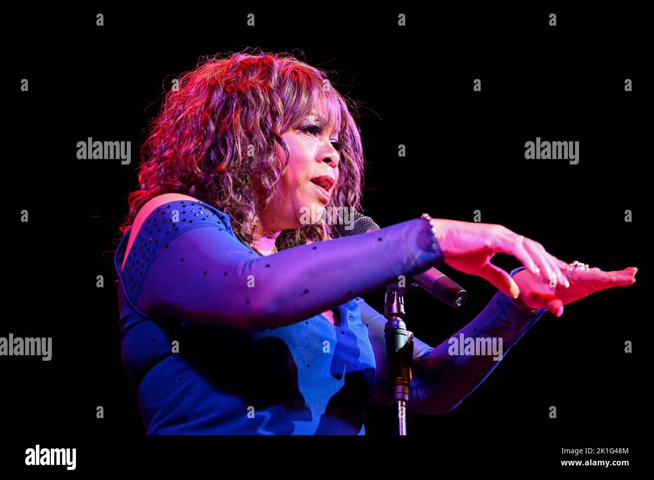 Deniece Williams Performing on The Giants Of Soul Tour at Sheffield City Hall , Sheffield , Uk , 14.09.2022 Stock Photo
